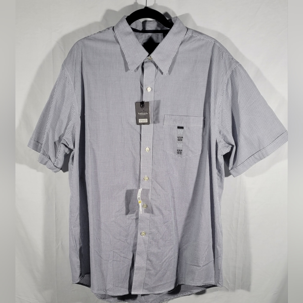 Van Heusen Men's XL short sleeved button-up shirt. New with Tags.